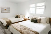 "Morning View 1" Cozy Modern Stay - College/Hiking - WiFi