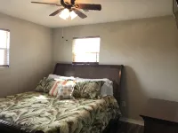 3 bd/2 ba with large yard only 2 miles from beach! - balcony