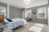 1803 Historic Apartment in Heart of Salem•Steps to Haunted Happenings! - Condos