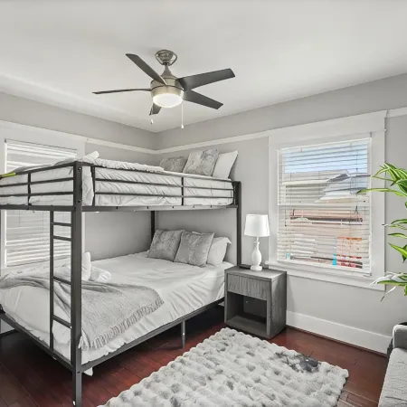 Mins to Belmont Shore - Firepit - Game Room - BBQ - Free Parking - Fifa 2026!
