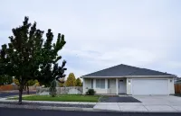 Sunlit Sage House - a peaceful retreat.  3 bed 2 bath bright & clean home - 4-Star
