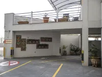 JP Palace Hotel - parking
