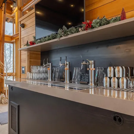 Private Colorado Mountain Retreat. 5Br Home + Guest House