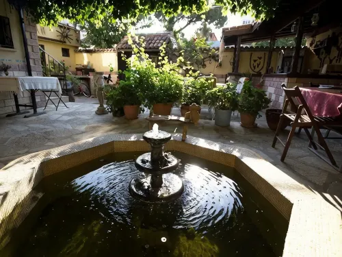 Tuncay Pension - parking