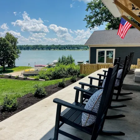 Lakefront Haven: Waterfront Oasis with Dock, Spacious Swim Pier & Pano Lake view