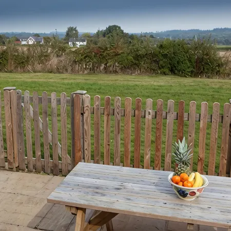 Secluded, family and pet friendly - close to Peppa Pig World and the New Forest