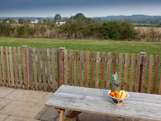 Secluded, family and pet friendly - close to Peppa Pig World and the New Forest