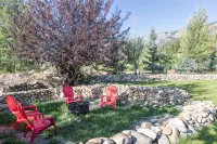 Bear Meadow Lodge: relaxing 3400 sq. ft., 6 bdm home 37 miles from Jackson Hole - Homestays