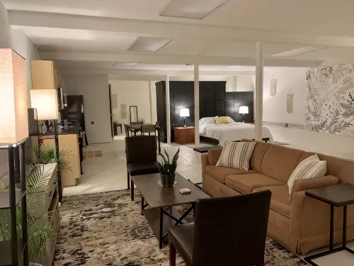 Trendy & Spacious Apartment on Chicken Alley, in the heart of Downtown Asheville - Condos