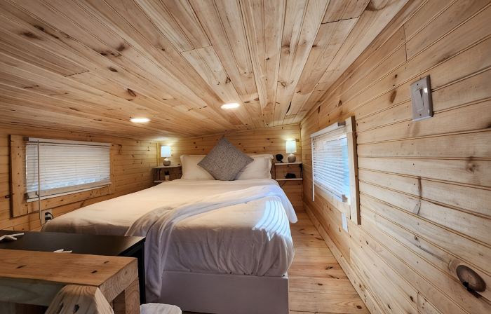 Cozy Tiny Home in Bradenton, FL. - Close to Beaches, Dining & Fun!