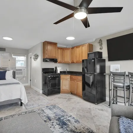 Ocean Front Beach Den -Near Mayo Clinic