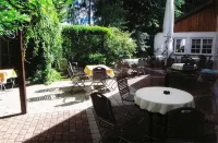 Land-Gut-Hotel Zur Lochmühle - Pensions