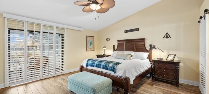 Gray Dolphin — Waterfront Home with Heated Saltwater Pool, Dock & Kayaks Hotels in Apollo Beach