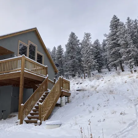 Fully Stocked Family Friendly Cabin Near Breckenridge