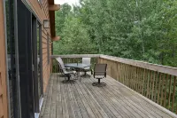 Stunning Knotty Pine Condo at Schuss Mountain - Pools