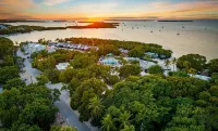 7 Bedroom with Dockage, Pool, Firepit, Paddle Boards & Kayaks - Boutique