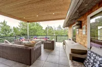 Oceanfront-Nicest on the Beach! Full Late 2025 Renovation!! - 4-Star