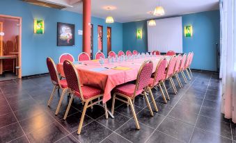 Tristar Hotel - Housity