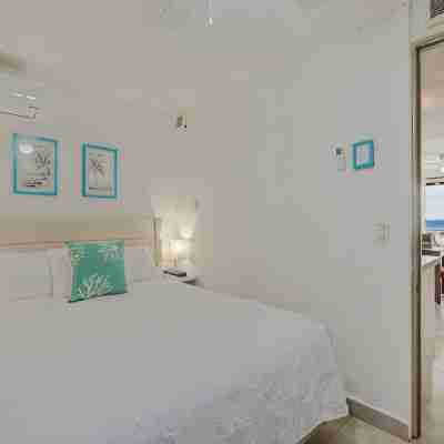 Oceanfront 2Br Villa for 6 -  3 Bathrooms - Walk to la Isla & Beach Rooms