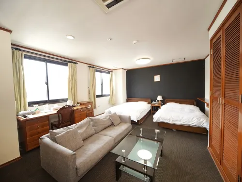Amami Port Tower Hotel - parking