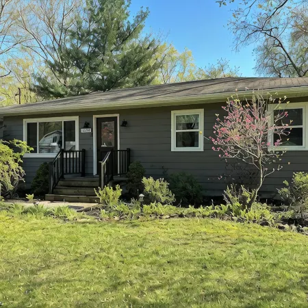 Melva’s place North Ridgeville