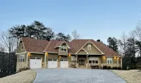 Luxury Lake Lanier Estate + Double Dock - 4-نجوم