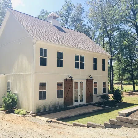 Modern, Artsy, Private "Barngalo" -  5 Min to Downtown Aiken