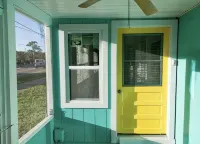 Casa Blue - Beautiful Renovated Cottage Close to Downtown! - 3-Star