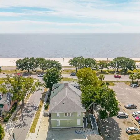 Beautiful Beach House sleeps 12