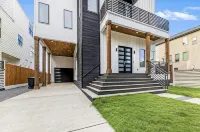 Modern/Luxury/Rooftop Deck/Downtown/Heated Pool/5BDRM - 프라이빗 풀