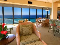 Aston Waikiki Sunset Hotel dekat Pantai Waialae