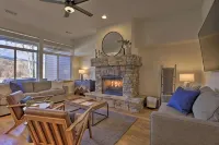 Luxury Town Home+Hot Tub! Mountain View, River/Lake front, close to Ski Resorts - Gym