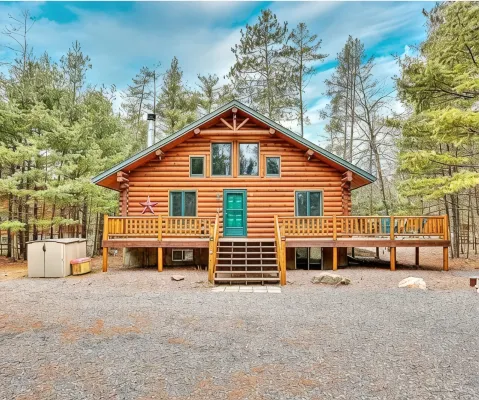 Spacious 3 Story Cabin. Access to UTV/ATV Trails & Near Lake Arbutus - Chalets