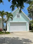 Waterfront Studio with pool and boat dock - 4 stjerner