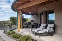 NEW ON VRBO!  El Camino  Stunning home Dale Ball trails Santa Fe Ski Area Forest - Jacuzzi