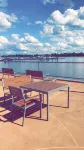 Airport Waterfront Inn - Airport Shuttle