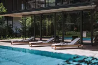 Zelloon Boutique Hotel - Pools
