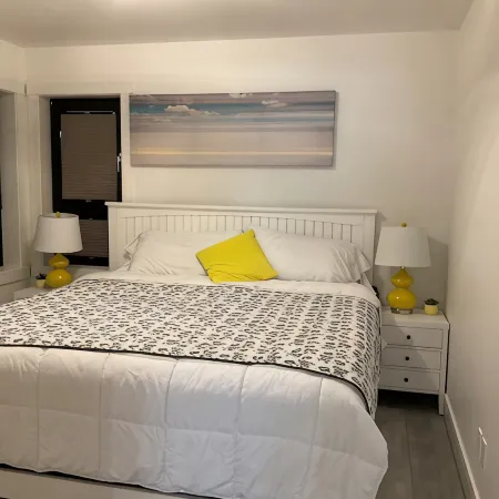 New 2 bedroom carriage house, a block from the Okanogan lake, close to downtown.