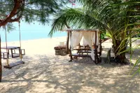 Tharadol Beach Resort - Strand