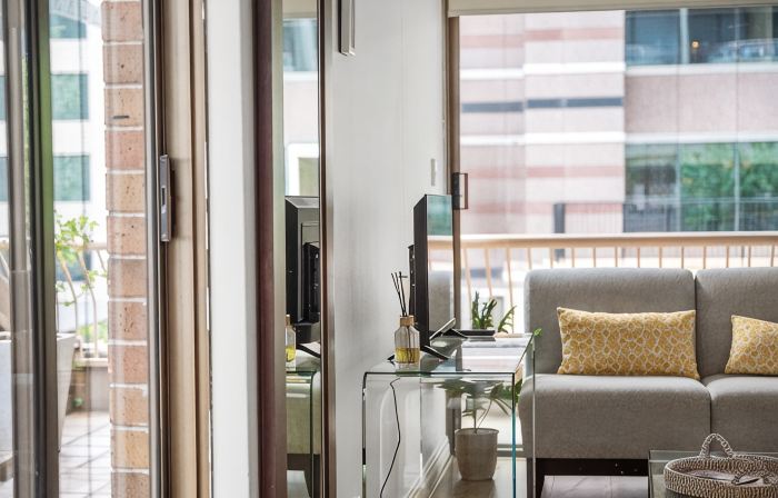 Private & airy flat in the heart of Sydney
