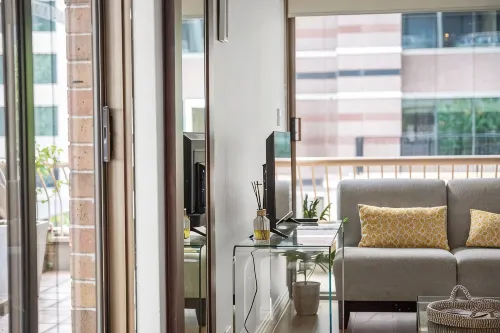 Private & airy flat in the heart of Sydney - 4-Star