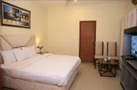 Travel Lodge Islamabad F-8 - Parking