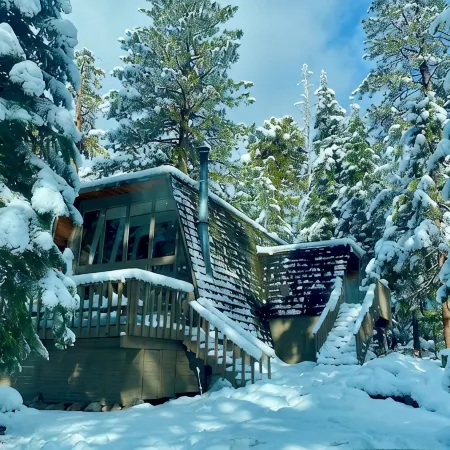 Modern and Private A-frame Near the Lake