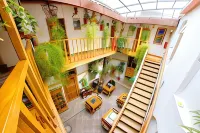Hostal El Grial - Inns