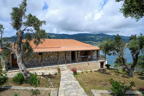 Villa With Private Pool in Front of the Sea - 20 meters from the sea. - balcony