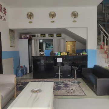 Longlin Tianbao Business Hotel