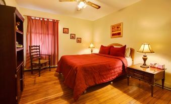 Suites on Main - Housity