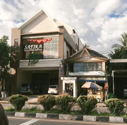 Safira Guesthouse Syariah Hotels in Kasiau