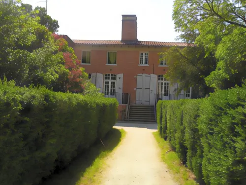 Logis Domaine de Peyrolade Hotels in Daux