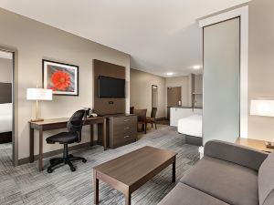 Days Inn & Suites by Wyndham Warman